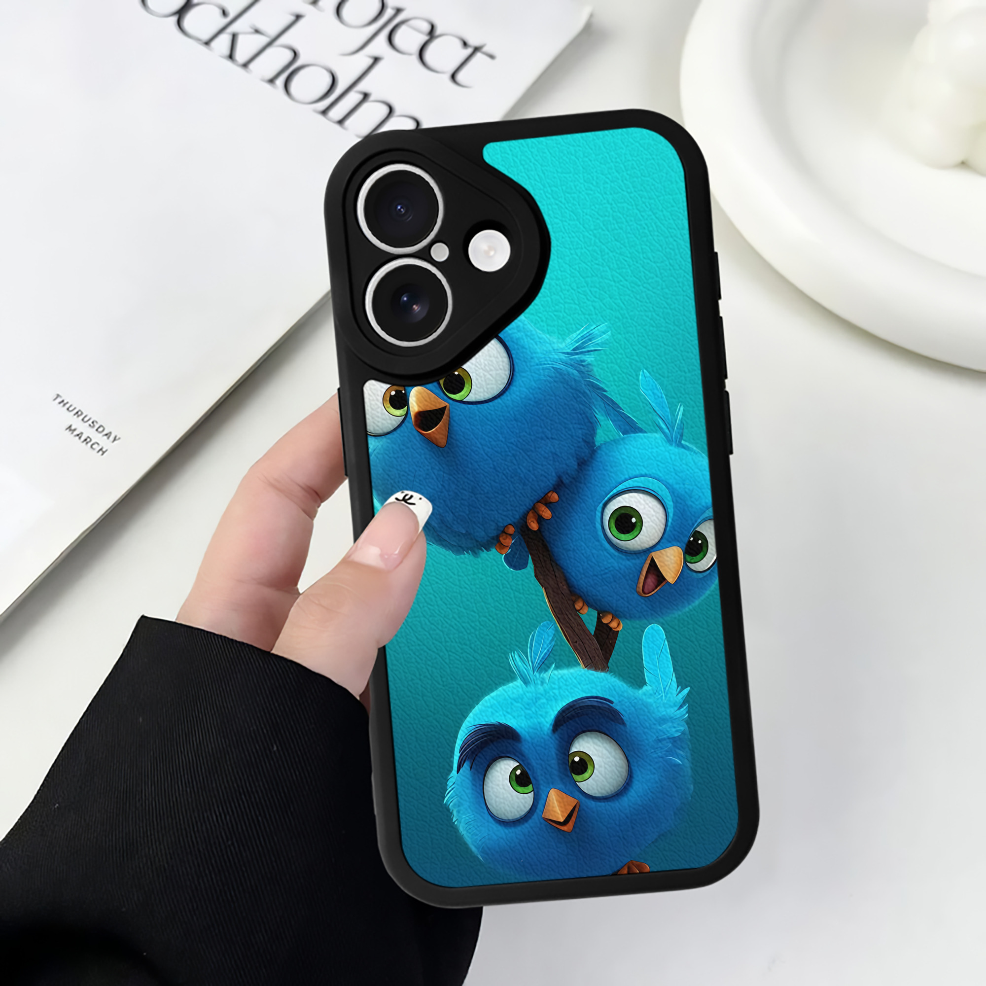 （画像用） Angry Birds アングリーバード 【iPhone 16シリーズ対応】シリコンスマホケース（レザー調） 材質：シリコン